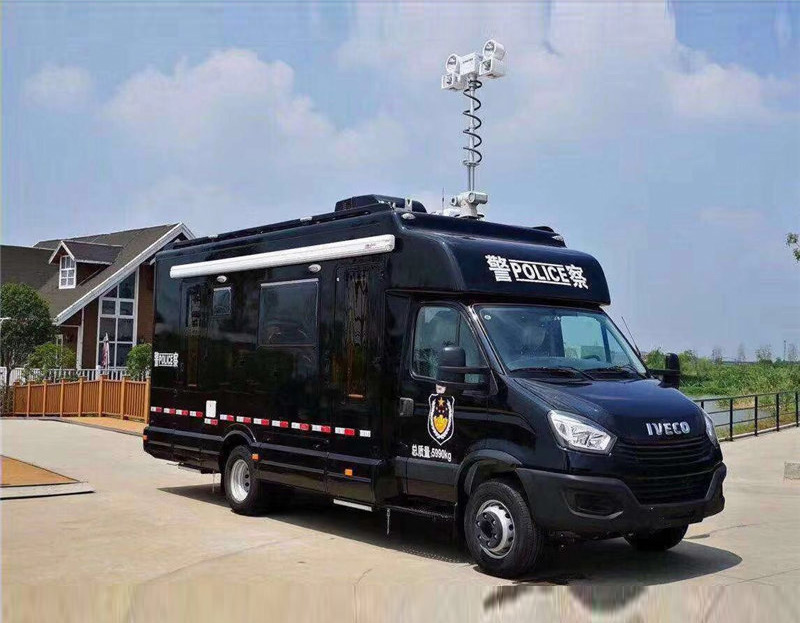 軍警車(chē)